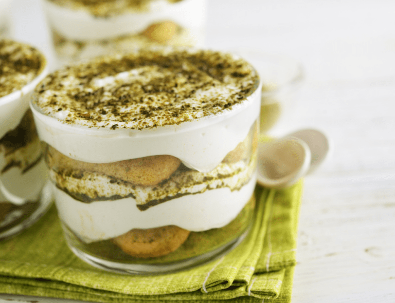 matcha tiramisu recept van Japan en China, overheerlijke tiramisu voor 6 personen met vleugje matcha en marscarpone